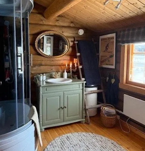 Timber With Wood-fired Hot Tub In Dom wakacyjny *